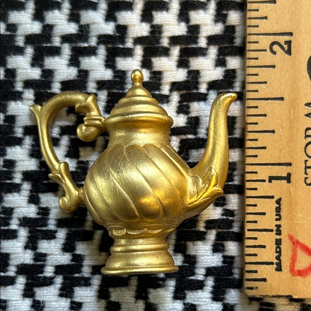 Elegant Gold Tone Teapot Brooch-Vintage JJ